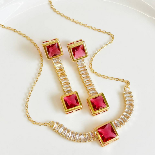 Conjunto com Detalhes em Zircônias e Pedra Quadrada Rubi